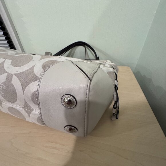 Coach Signature Gray Canvas Turnlock Satchel – Leather Trim | Good Condition - Picture 7 of 11